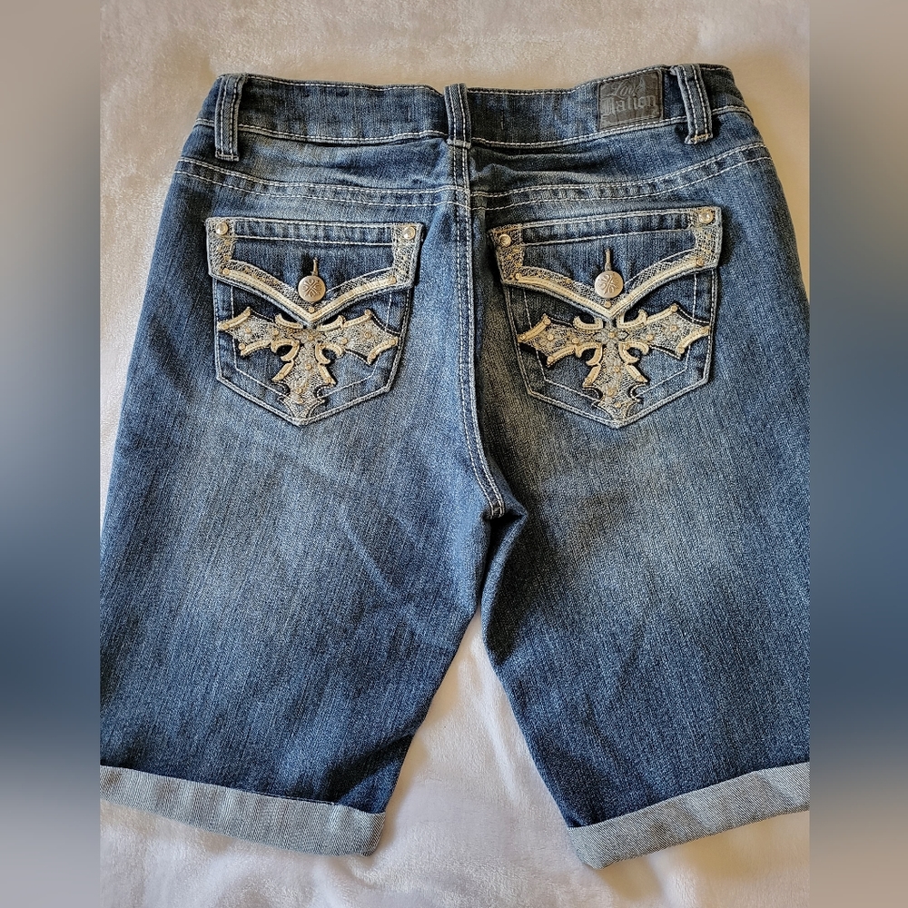 Love Nation Bermuda Shorts - Picture 3 of 8